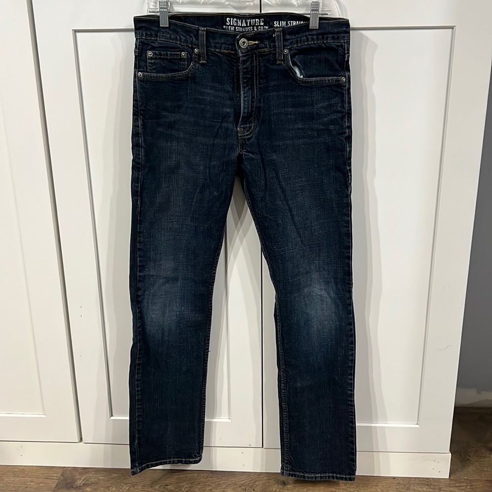 Men’s Signature Levi Strauss jeans, W32 L32